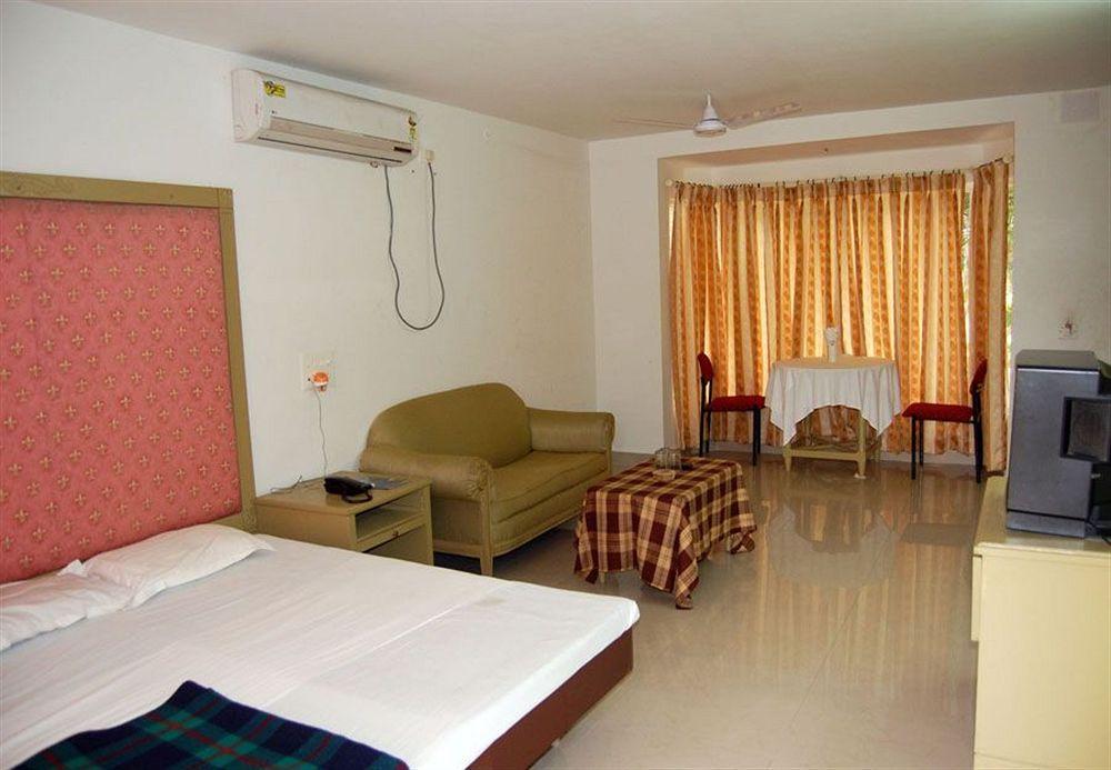 Sai Priya Beach Resort Visakhapatnam Exteriör bild